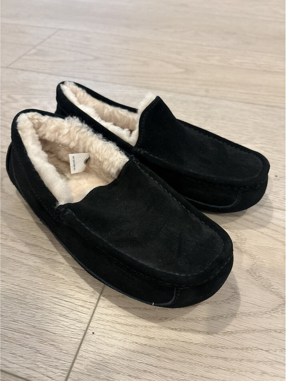 UGG Ansley Suede black Moccasin Slippers Womens Size 7